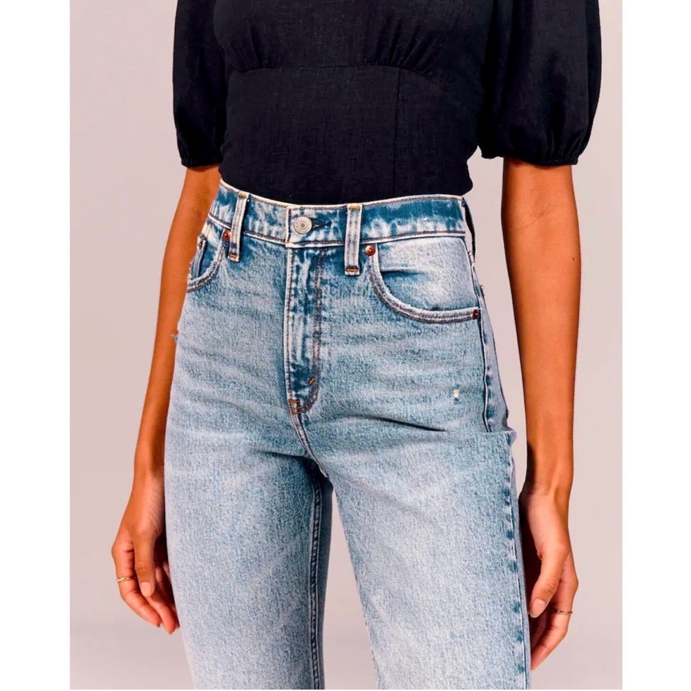 A&F Acid High Rise Mom Jeans - Picture 3 of 15